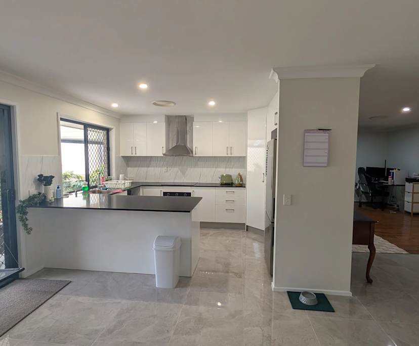 $215, Share-house, 3 bathrooms, Parkinson QLD 4115