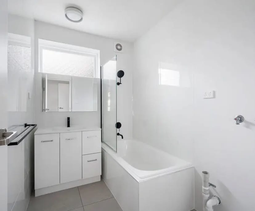 Unfurnished room in a flatshare