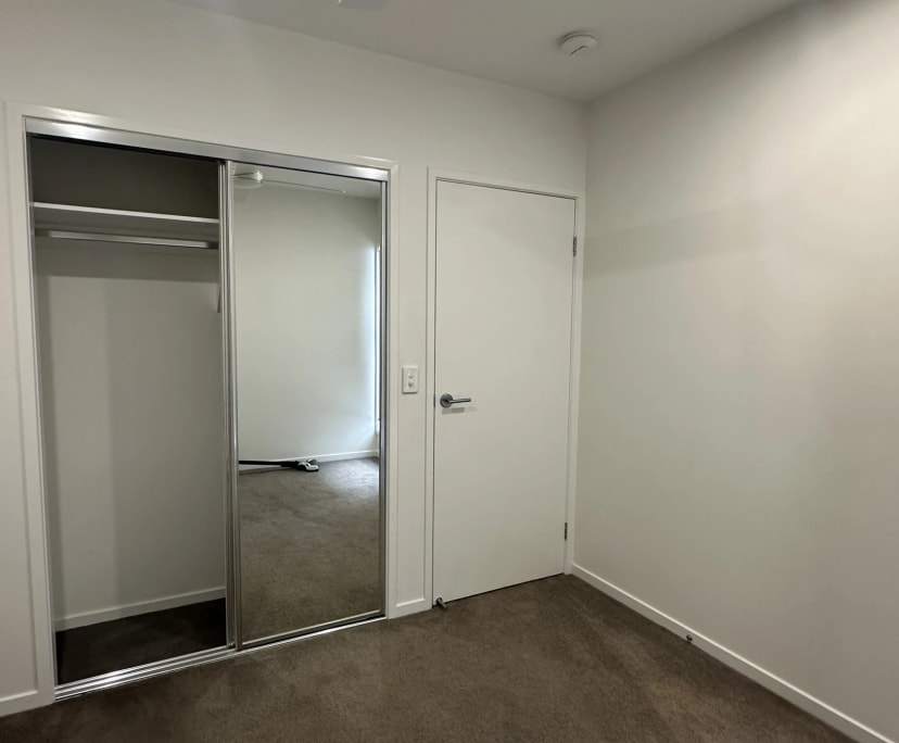 Unfurnished room in a flatshare