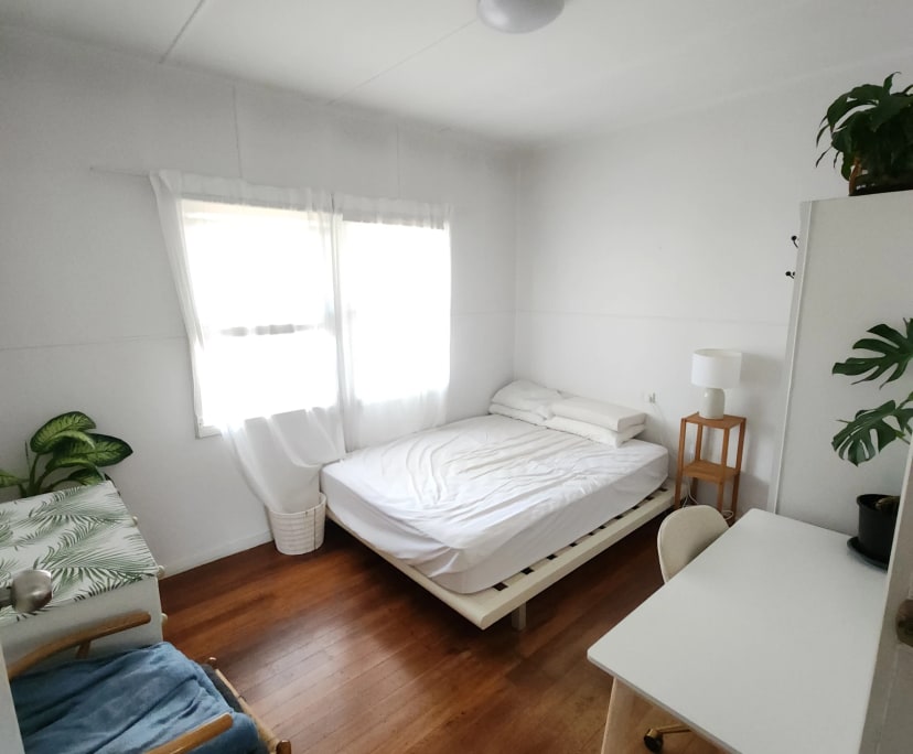 Furnished room in a flatshare