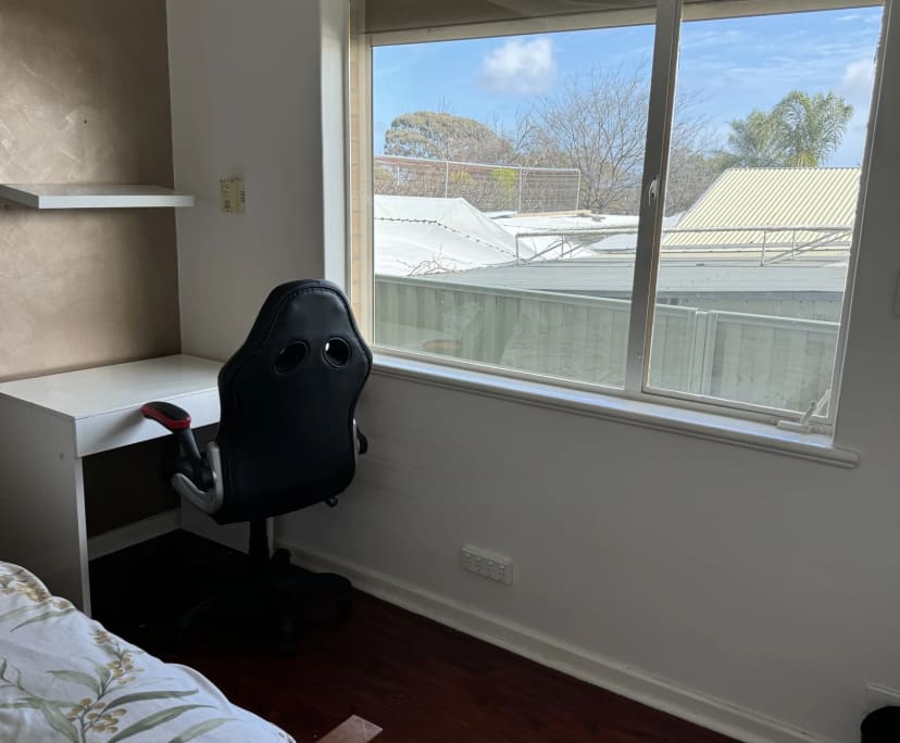 $300, Student-accommodation, 3 bathrooms, Para Hills SA 5096
