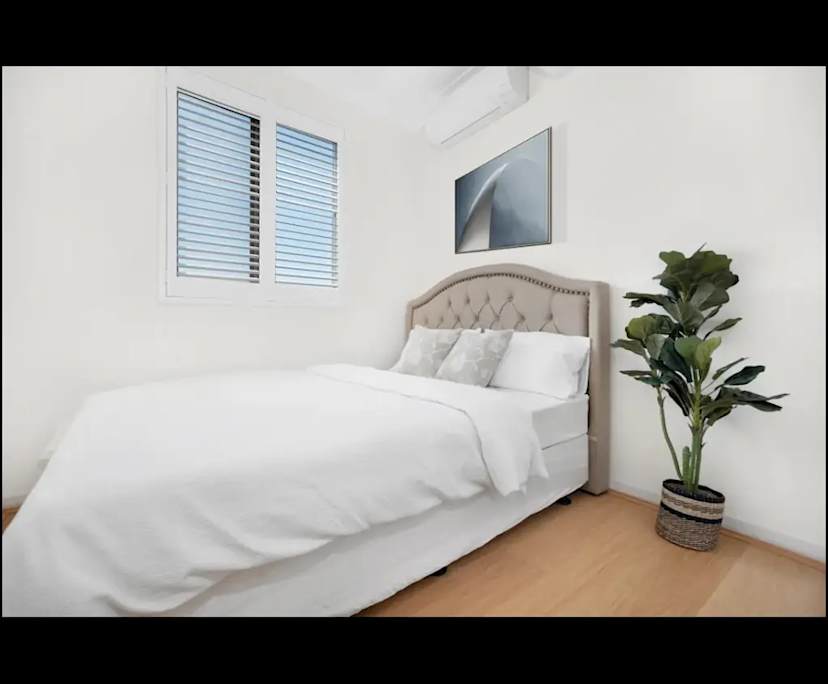 Furnished room in a flatshare