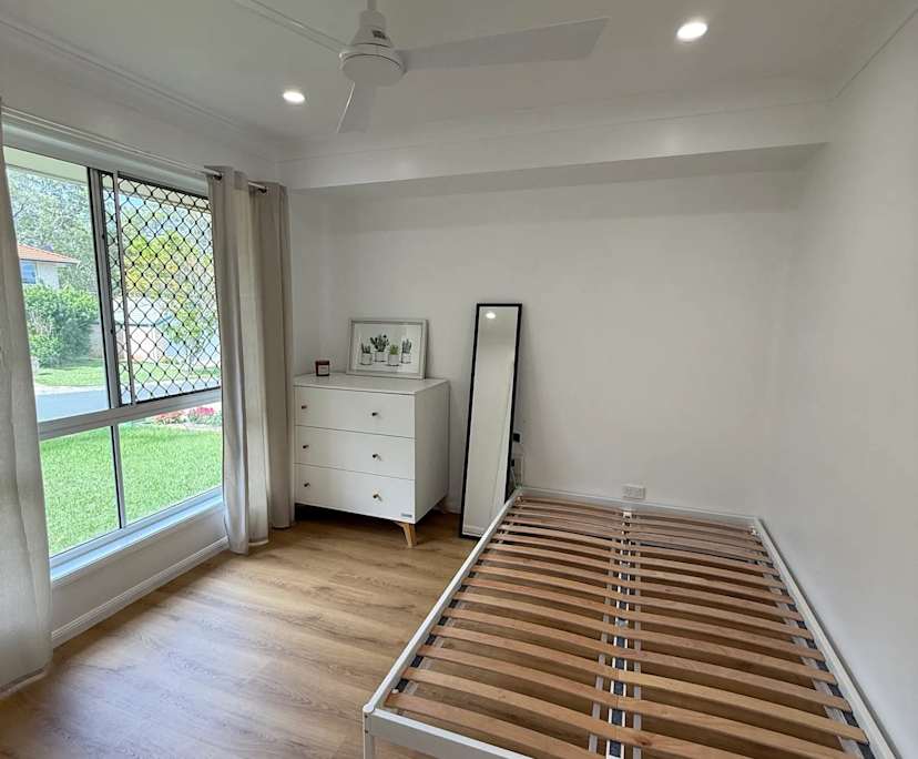 Room in a share house
