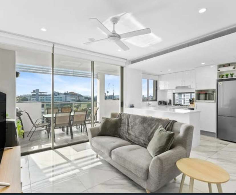 Unfurnished room with own bathroom