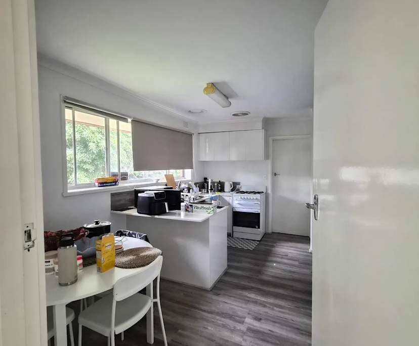 Room in a share house