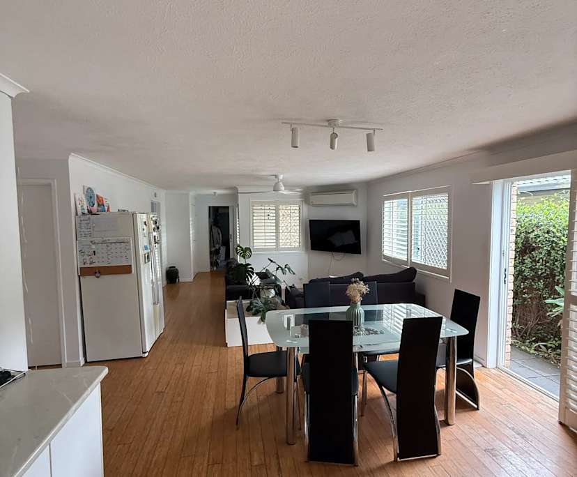 Room in a share house