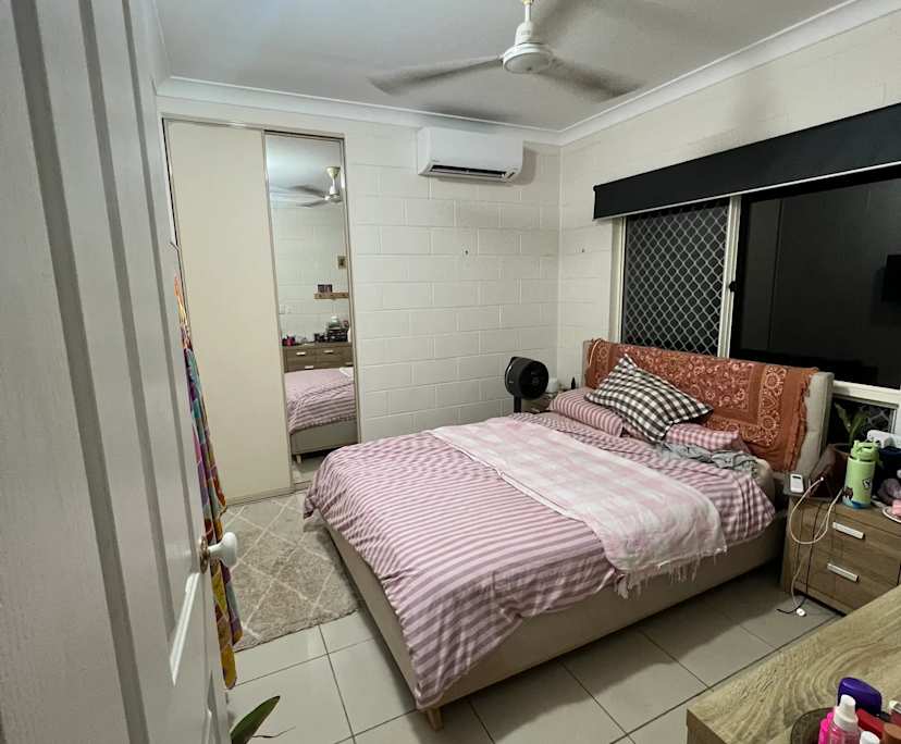 Furnished room in a share house