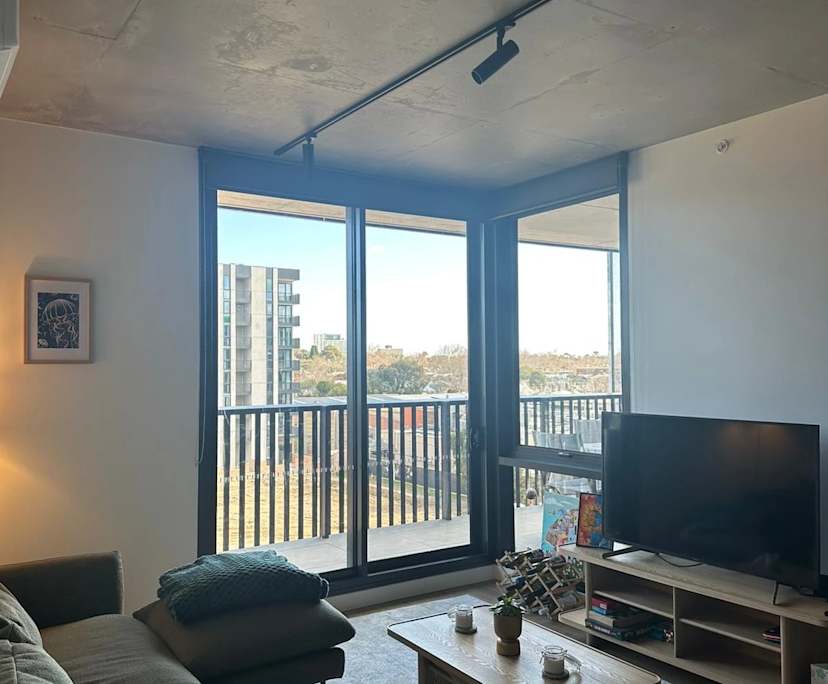 Furnished room with ensuite in a flatshare
