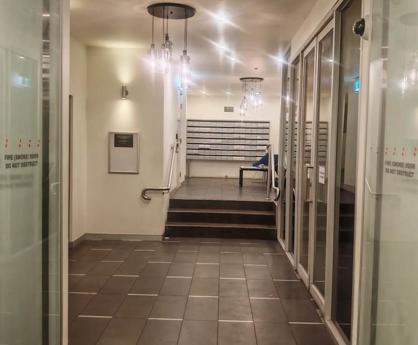Furnished room in a flatshare