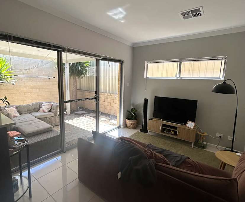 Room in a share house
