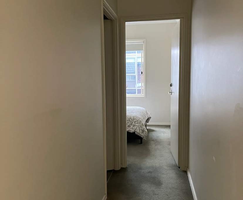 $335, Flatshare, 2 bathrooms, Windsor VIC 3181