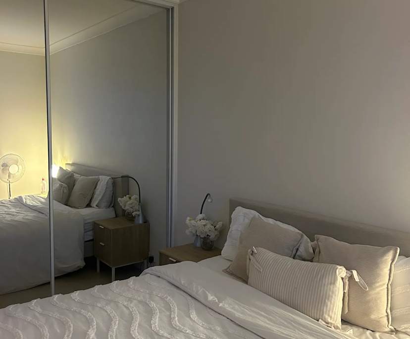 Furnished room in a flatshare