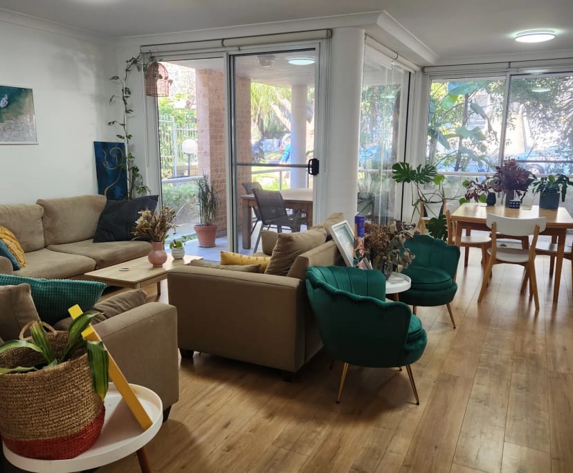 Furnished room in a flatshare