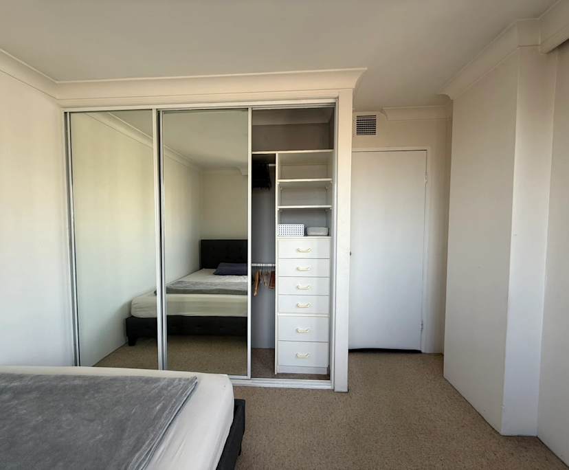 Furnished room in a flatshare