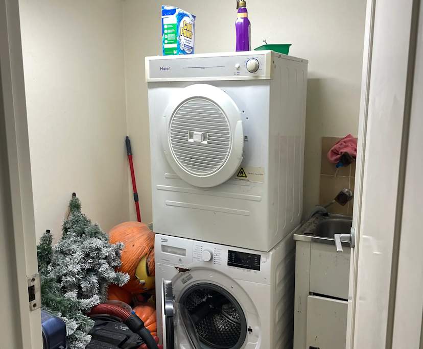 $275, Flatshare, 2 bathrooms, Surfers Paradise QLD 4217