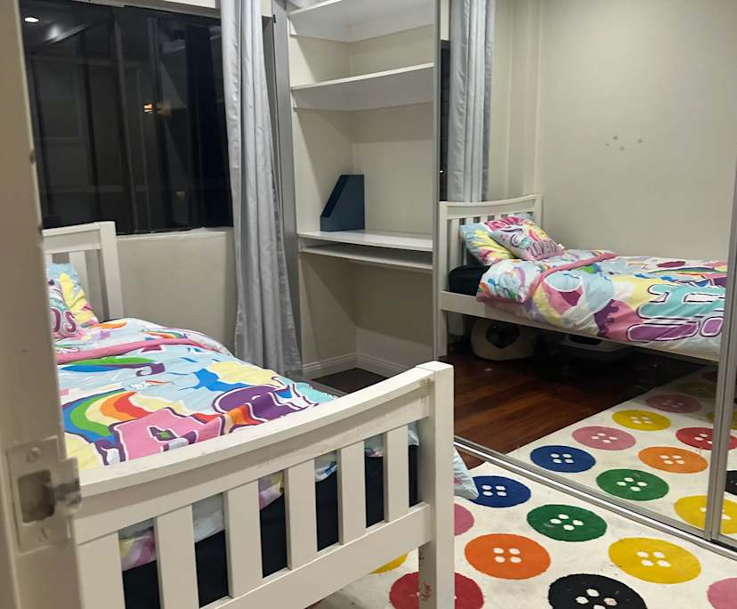 Furnished room in a flatshare