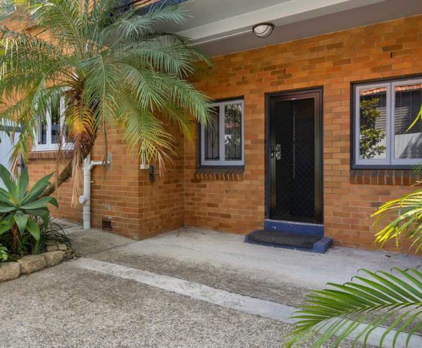 Unfurnished room with own bathroom