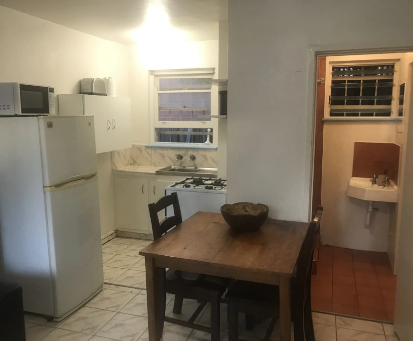 $560, Studio, 1 bathroom, St Kilda VIC 3182