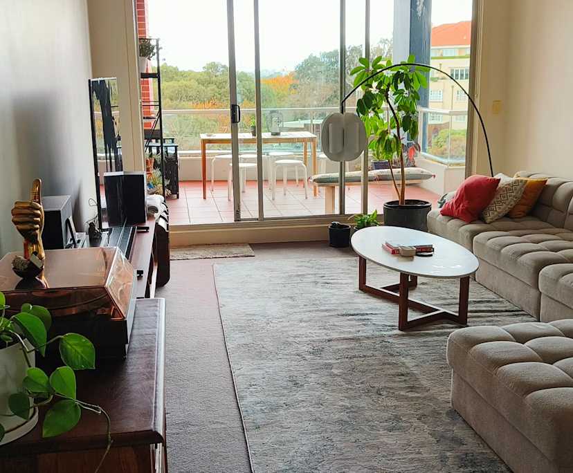 Furnished room in a flatshare