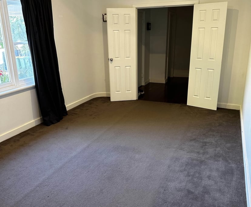 Unfurnished room in a share house