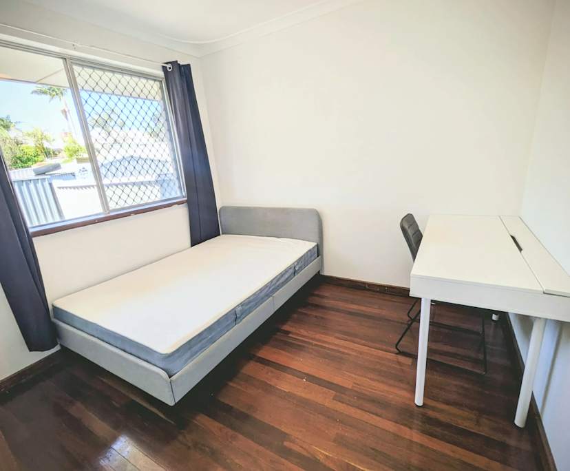 Whole property with 2 rooms for rent