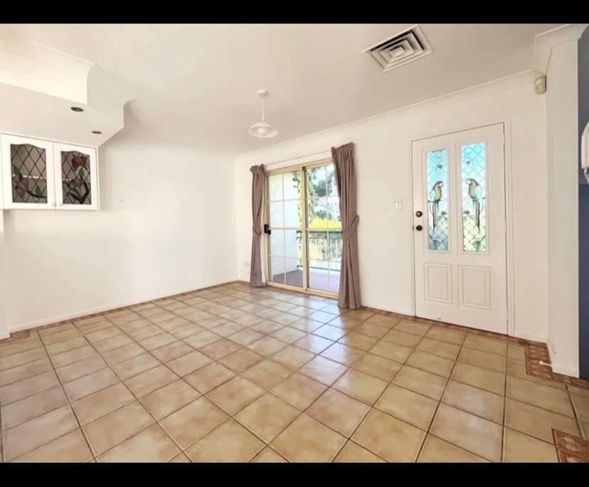Unfurnished room in a share house