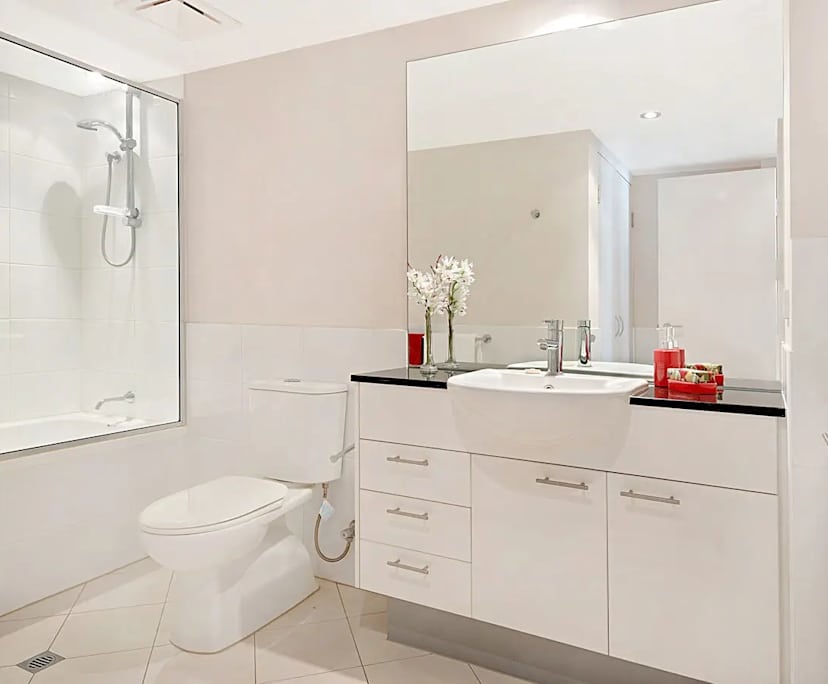 $950, Whole-property, 2 bathrooms, Perth WA 6000