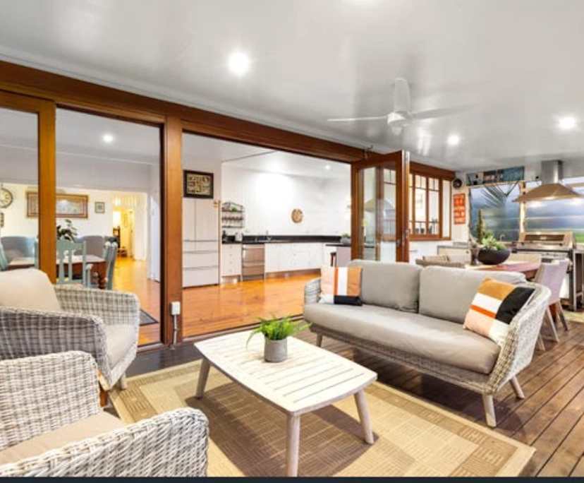 $400, Studio, 1 bathroom, Norman Park QLD 4170