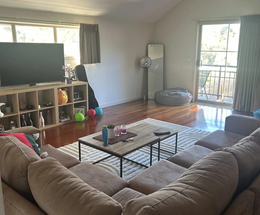 Unfurnished room in a flatshare