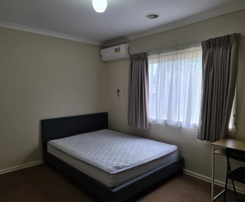 $185, Share-house, 6 bathrooms, Taylors Hill VIC 3037