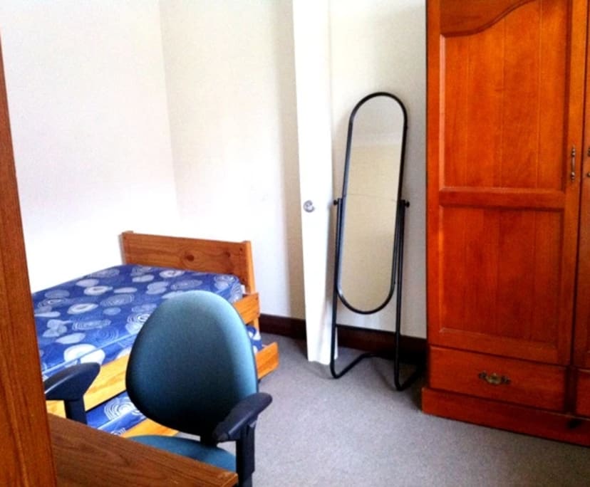 $100-120, Student-accommodation, 3 rooms, Birmingham Gardens NSW 2287, Birmingham Gardens NSW 2287