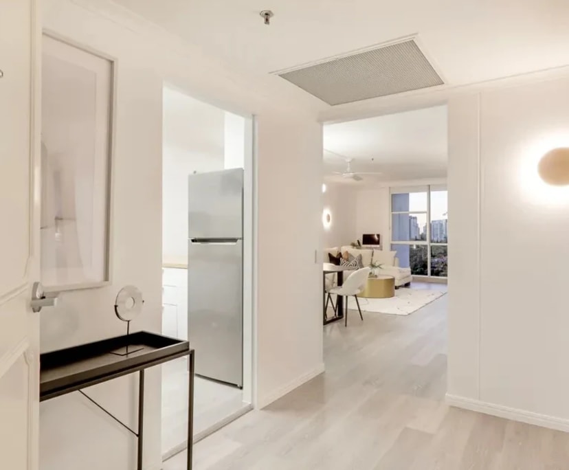 $525, Flatshare, 2 bathrooms, Surfers Paradise QLD 4217