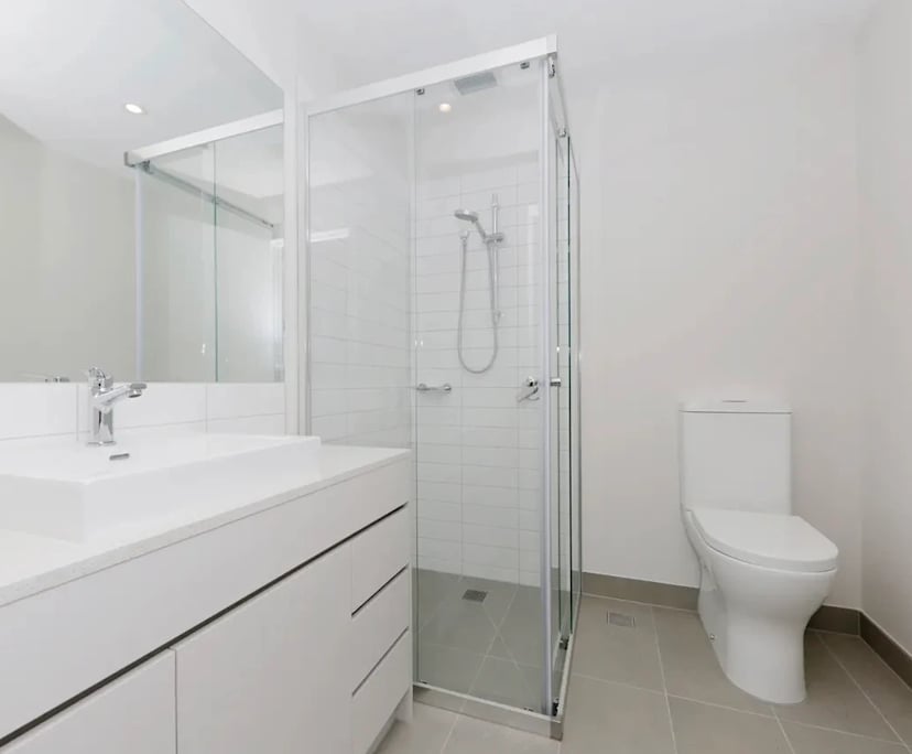 Unfurnished room with own bathroom