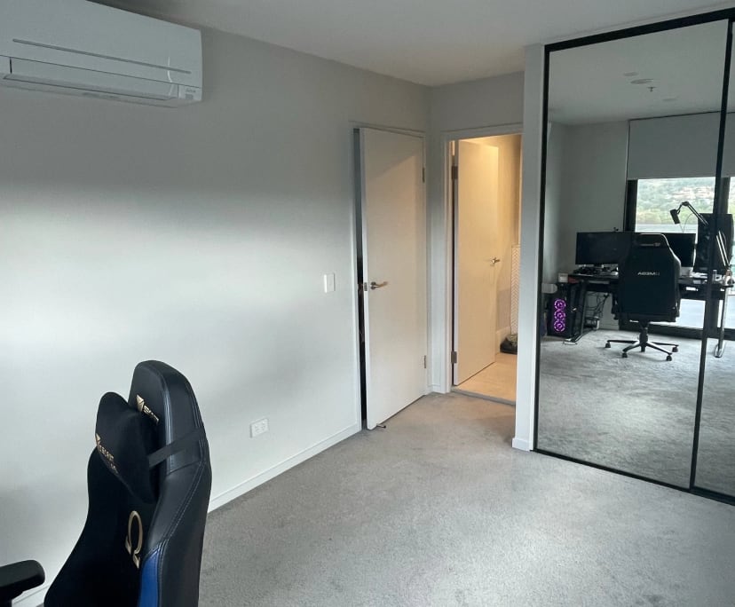 $300, Flatshare, 2 bathrooms, Greenway ACT 2900