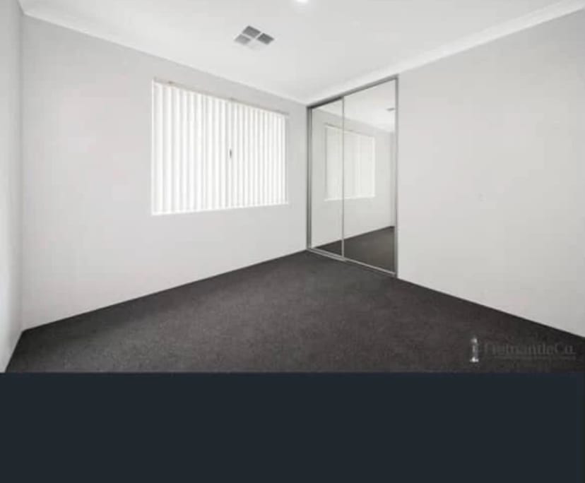 Unfurnished room in a share house
