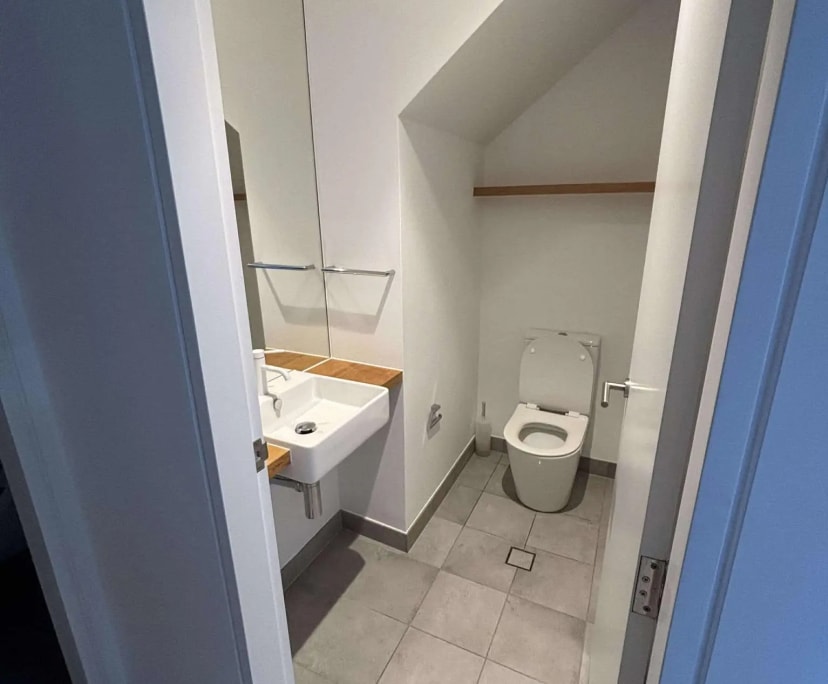 Furnished room with own bathroom