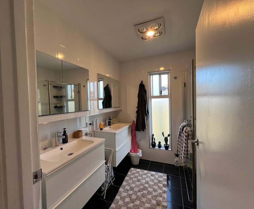 $300, Homestay, 3 bathrooms, Ethelton SA 5015