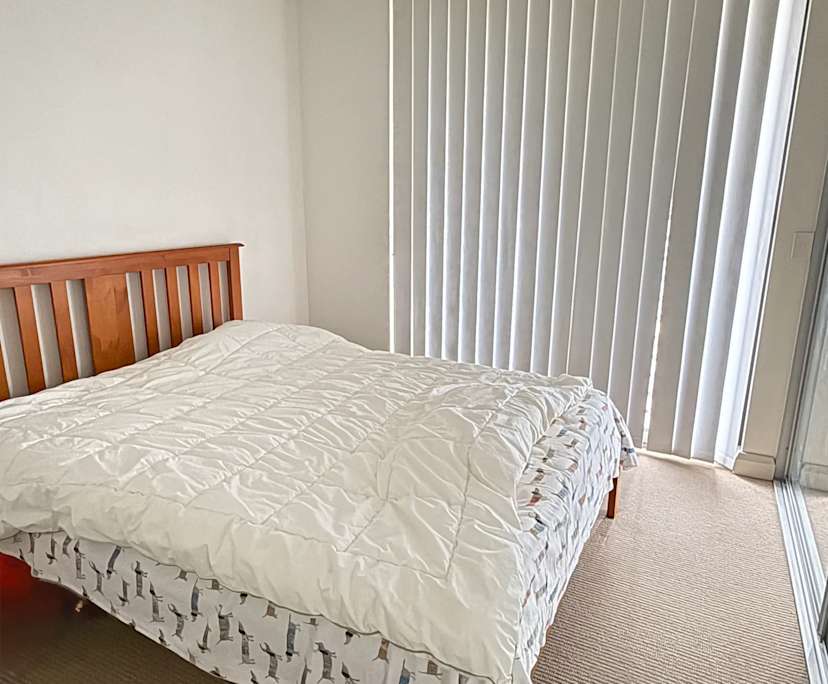 Furnished room with ensuite in a flatshare