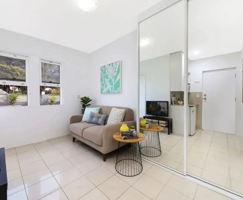 Furnished room studio flat for rent