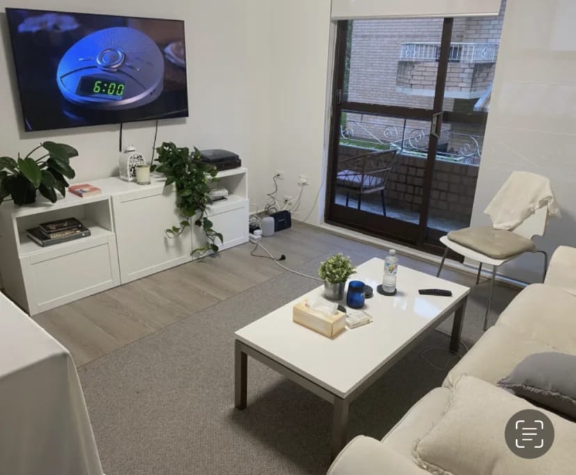 Furnished room in a flatshare
