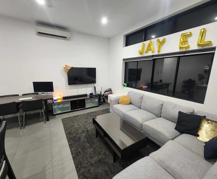 $375, Flatshare, 2 bathrooms, Everton Park QLD 4053
