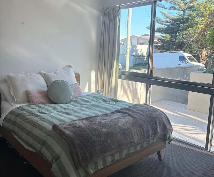 Unfurnished room with ensuite in a flatshare