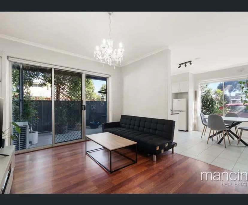 $400, 1-bed, 1 bathroom, Altona North VIC 3025