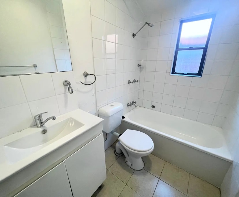 $675, 1-bed, 1 bathroom, Enmore NSW 2042