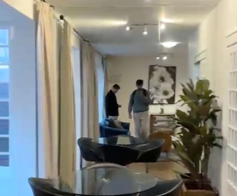 Furnished room in a share house