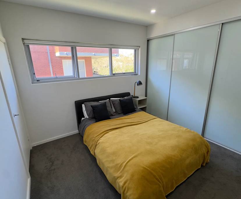 Furnished room with ensuite in a flatshare