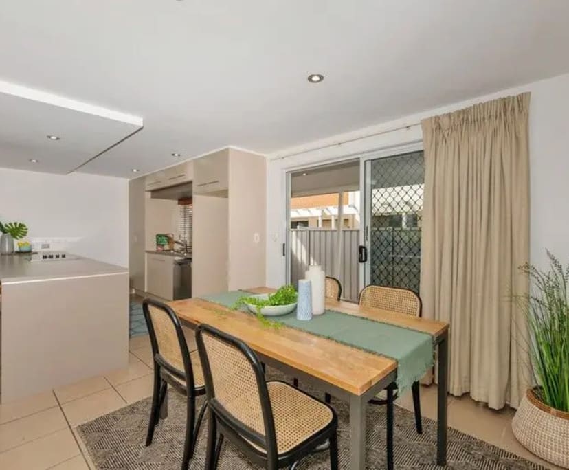 Shared Room for Rent in Kirwan, Townsville 200, U...