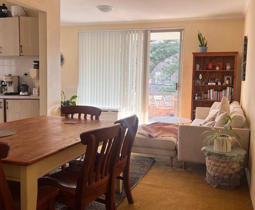 Furnished room in a flatshare
