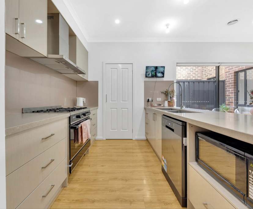 Whole property with 4 rooms for rent