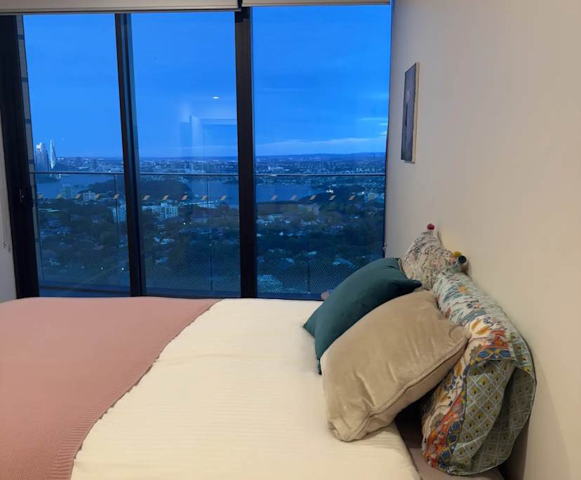 Furnished room with ensuite in a flatshare